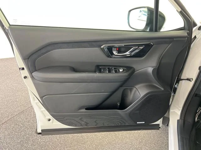 New 2026 CRYSTAL WHITE PEARL Subaru Limited Hybrid image 12