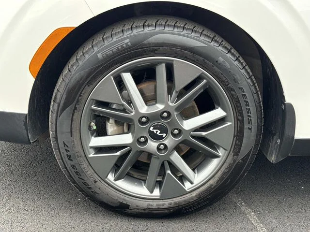 Used 2022 White Kia EX image 12
