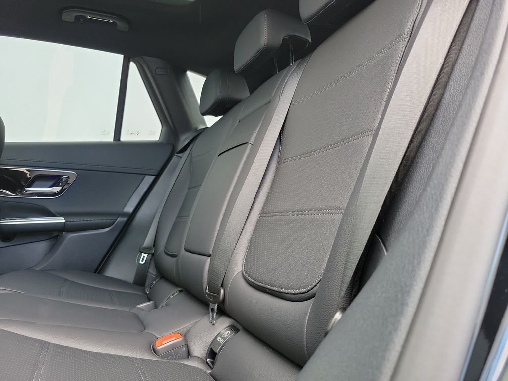 New 2027 Black Mercedes-Benz GLC 300 image 10
