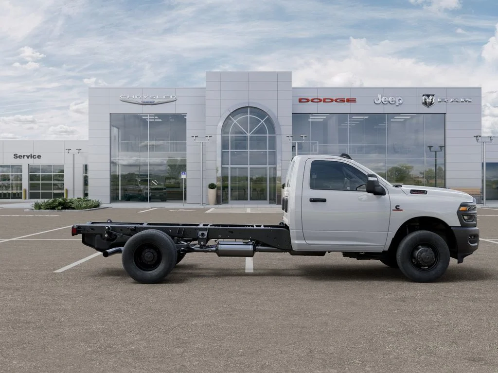 New 2026 Bright White Clearcoat RAM Tradesman image 22