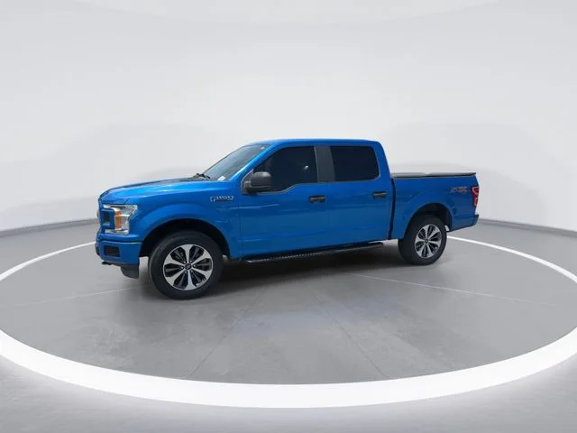 Used 2019 Blue Ford XL image 4