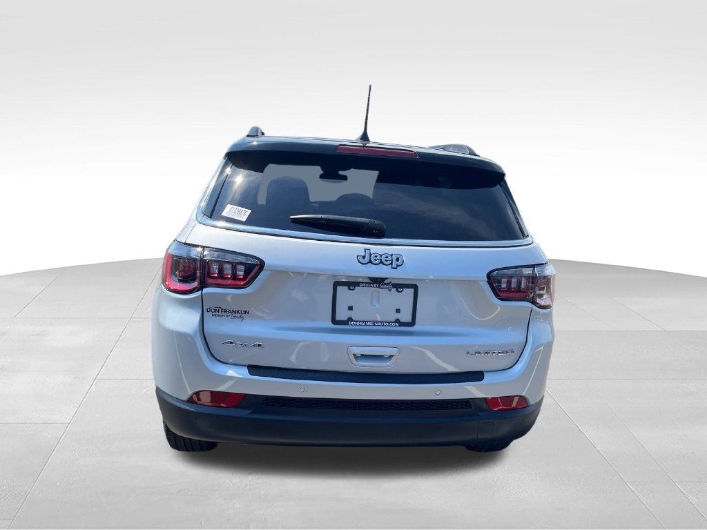 Used 2025 Silver Jeep Limited image 4