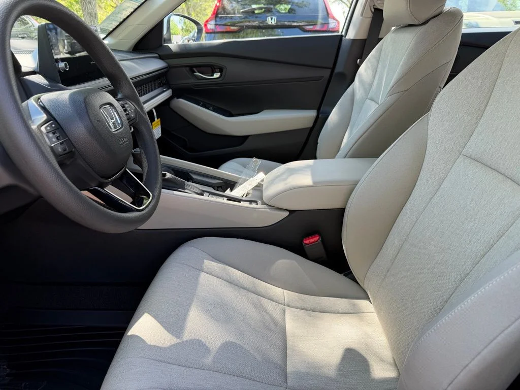 New 2026 Platinum White Pearl Honda LX image 14