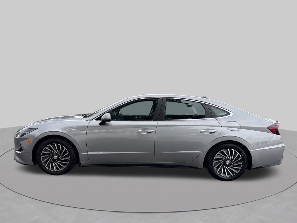 Used 2023 Silver Hyundai SEL image 7