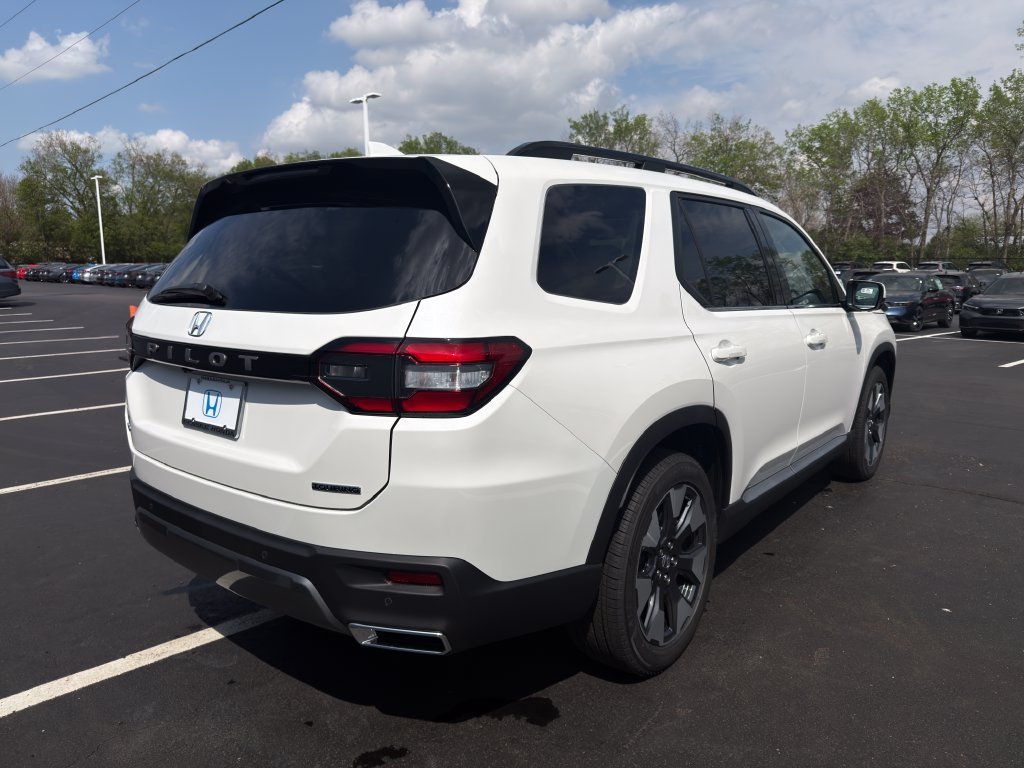 New 2026 Platinum White Pearl Honda Touring image 5