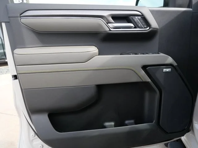 2026 Chevrolet Silverado 1500 ZR2 - Photo 12