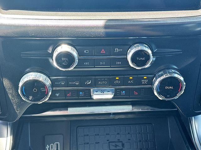 New 2026 Oxford White Ford Lariat image 16