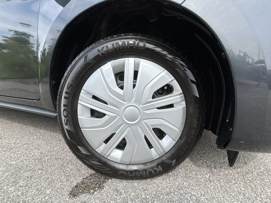 Used 2024  Mitsubishi  image 19