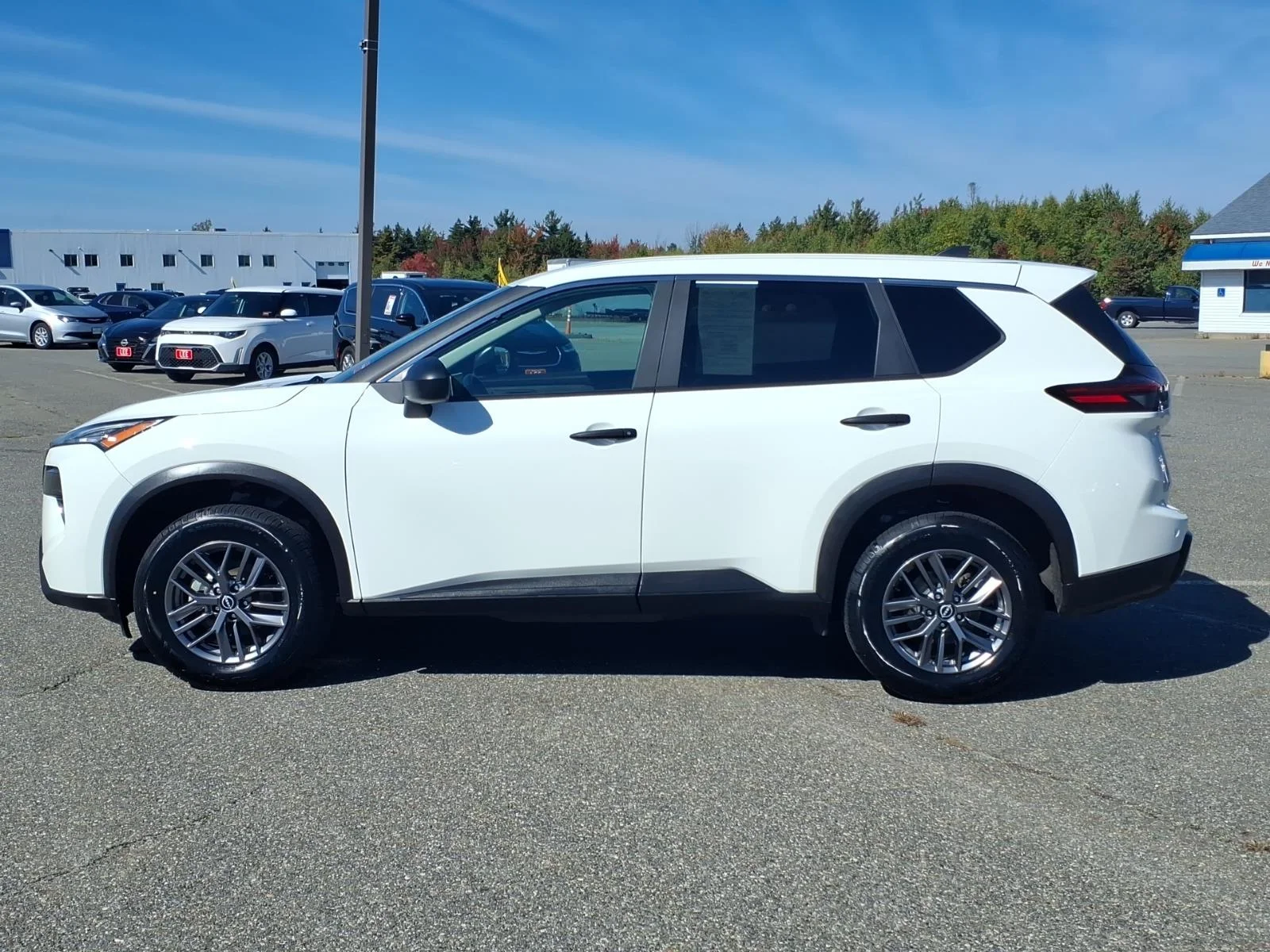 Used 2024 Glacier White Nissan S image 7