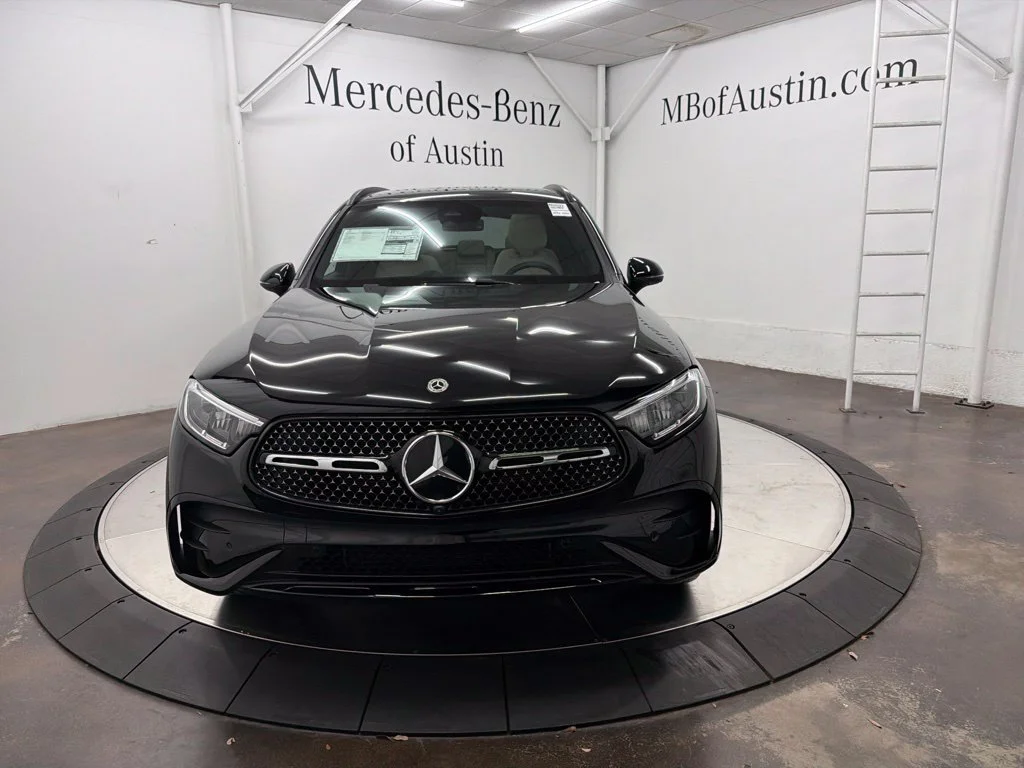 New 2027 Black Mercedes-Benz GLC 300 image 2