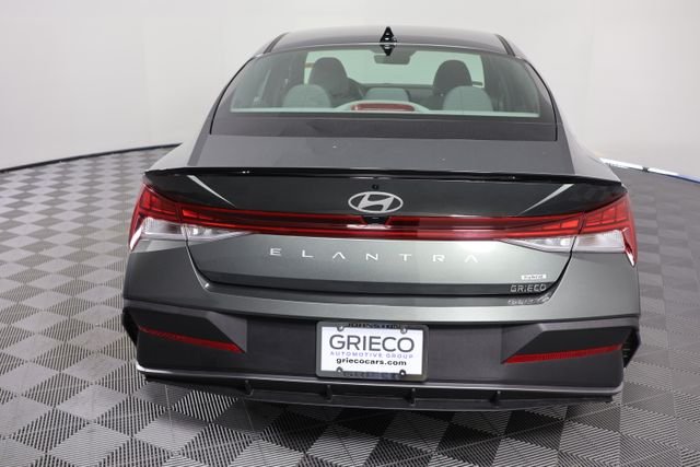 2025 Hyundai Elantra Blue - Photo 7
