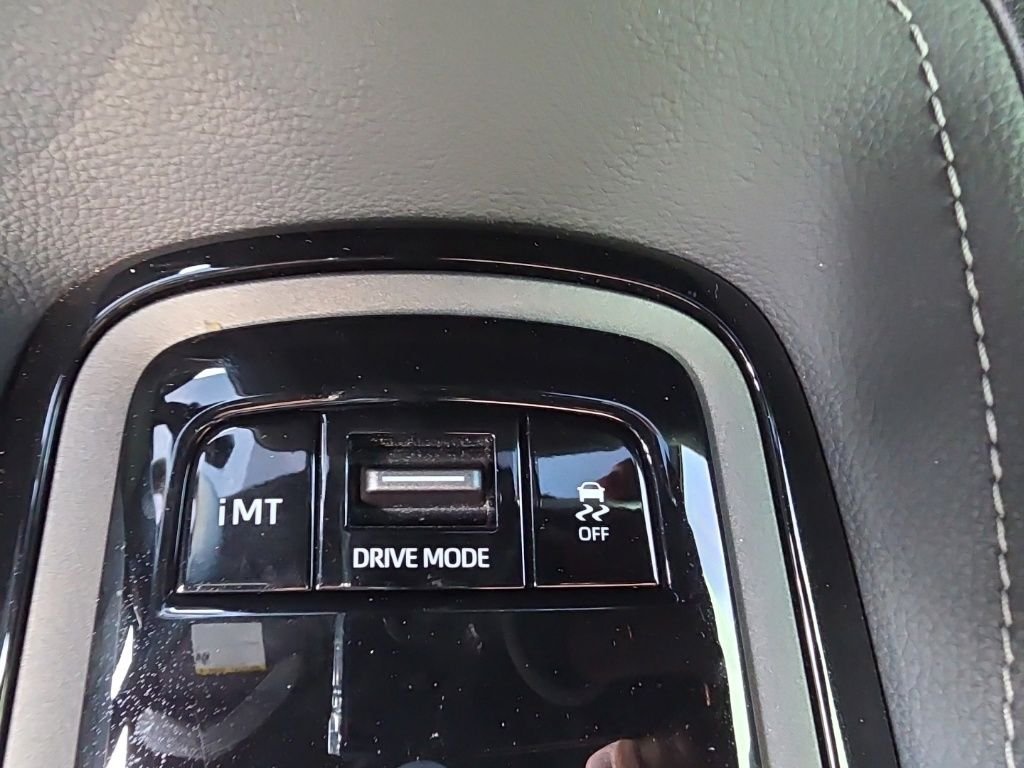 Used 2025 White Toyota Premium image 28