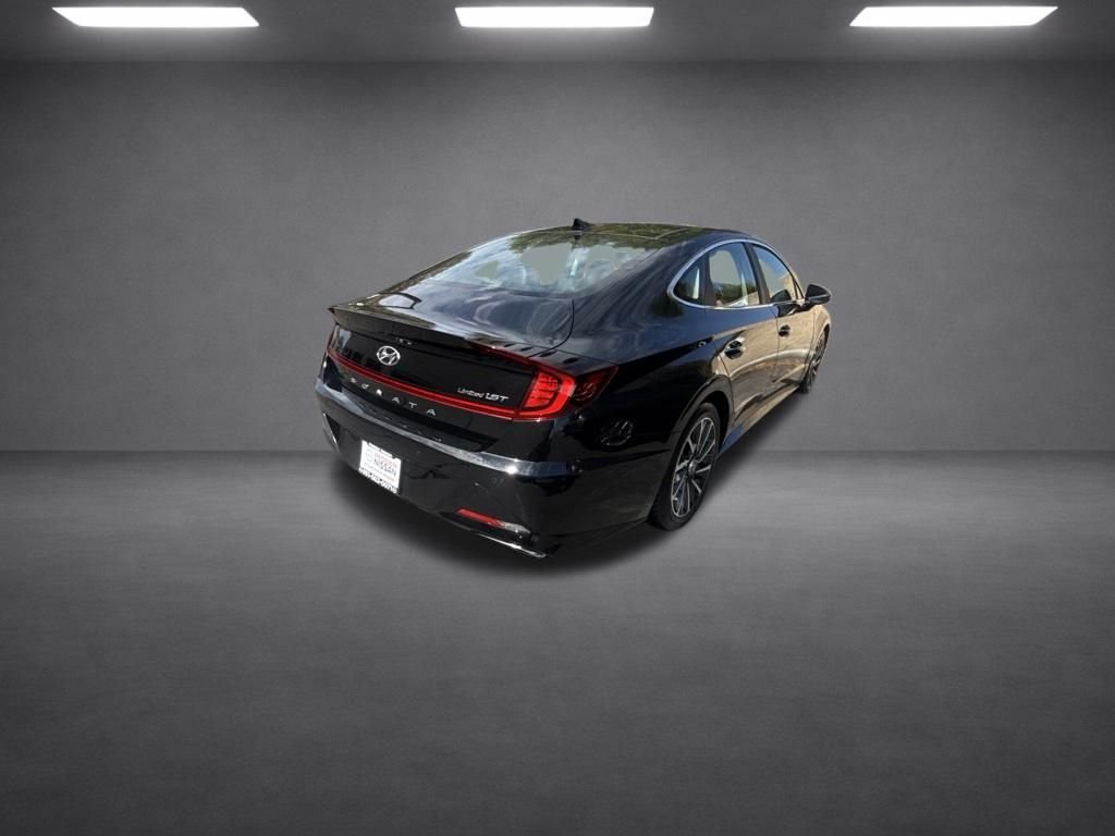 Used 2020 Black Hyundai Limited image 19