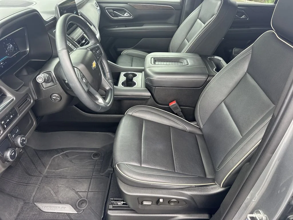 Used 2023 Gray Chevrolet Premier image 9