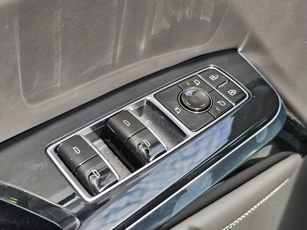 New 2026 Argent Silver Metallic Cadillac Platinum Sport image 25