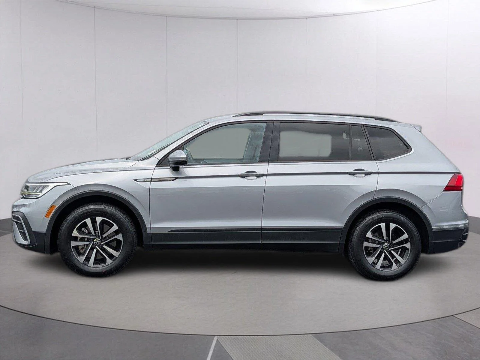 Used 2023 Pyrite Silver Metallic Volkswagen S image 2