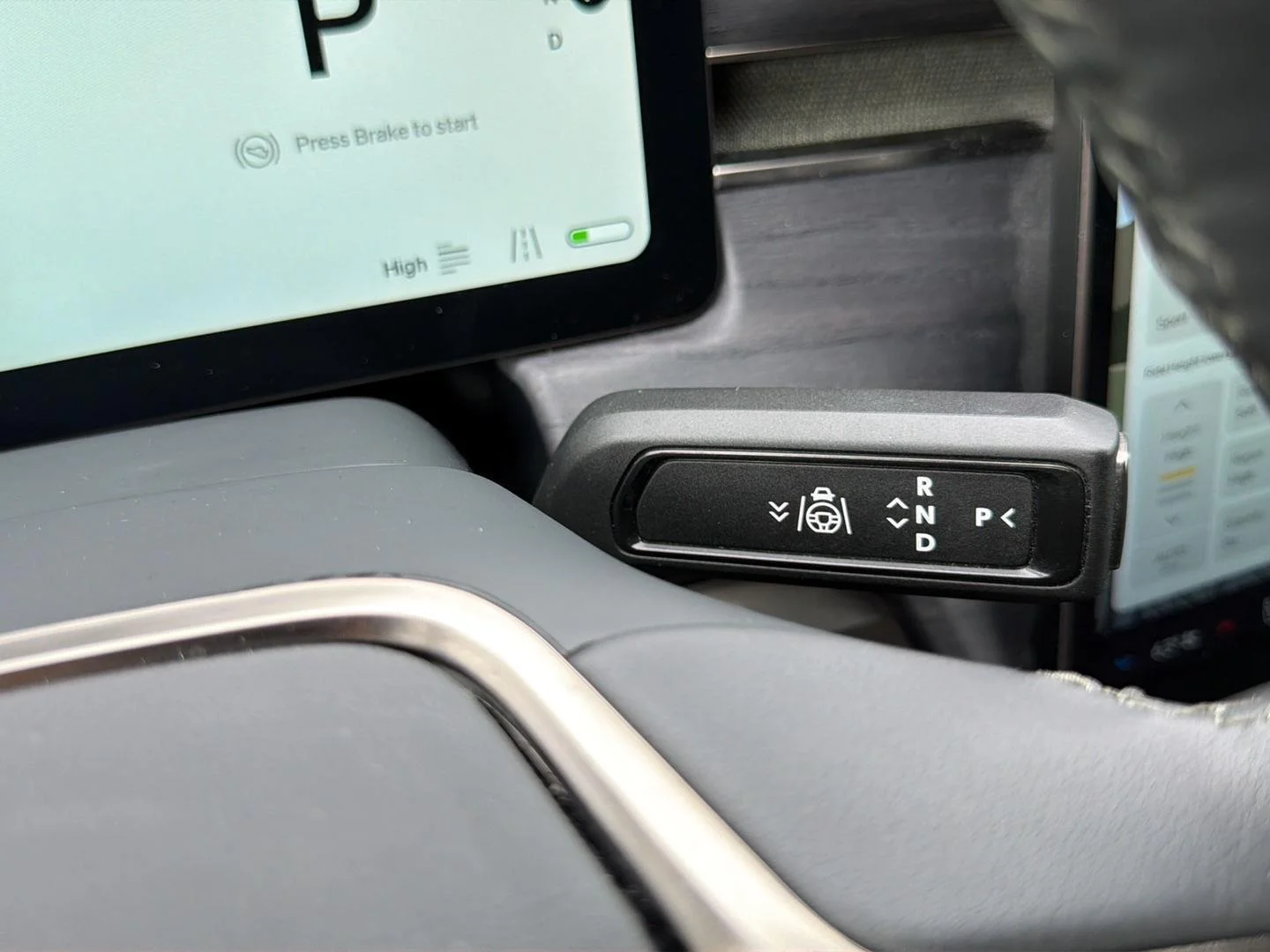 Used 2024  Rivian Adventure image 35