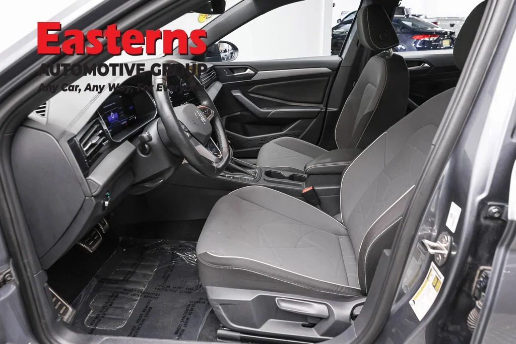 Used 2025 Gray Volkswagen 1.5T Sport image 14
