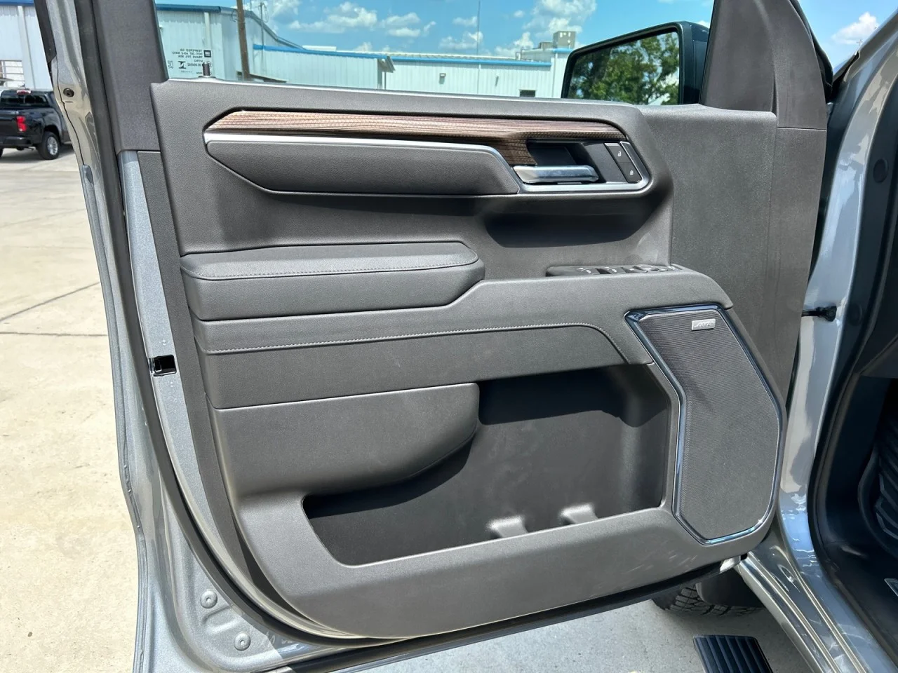 New 2026 Sterling Gray Metallic Chevrolet LT Trail Boss image 10