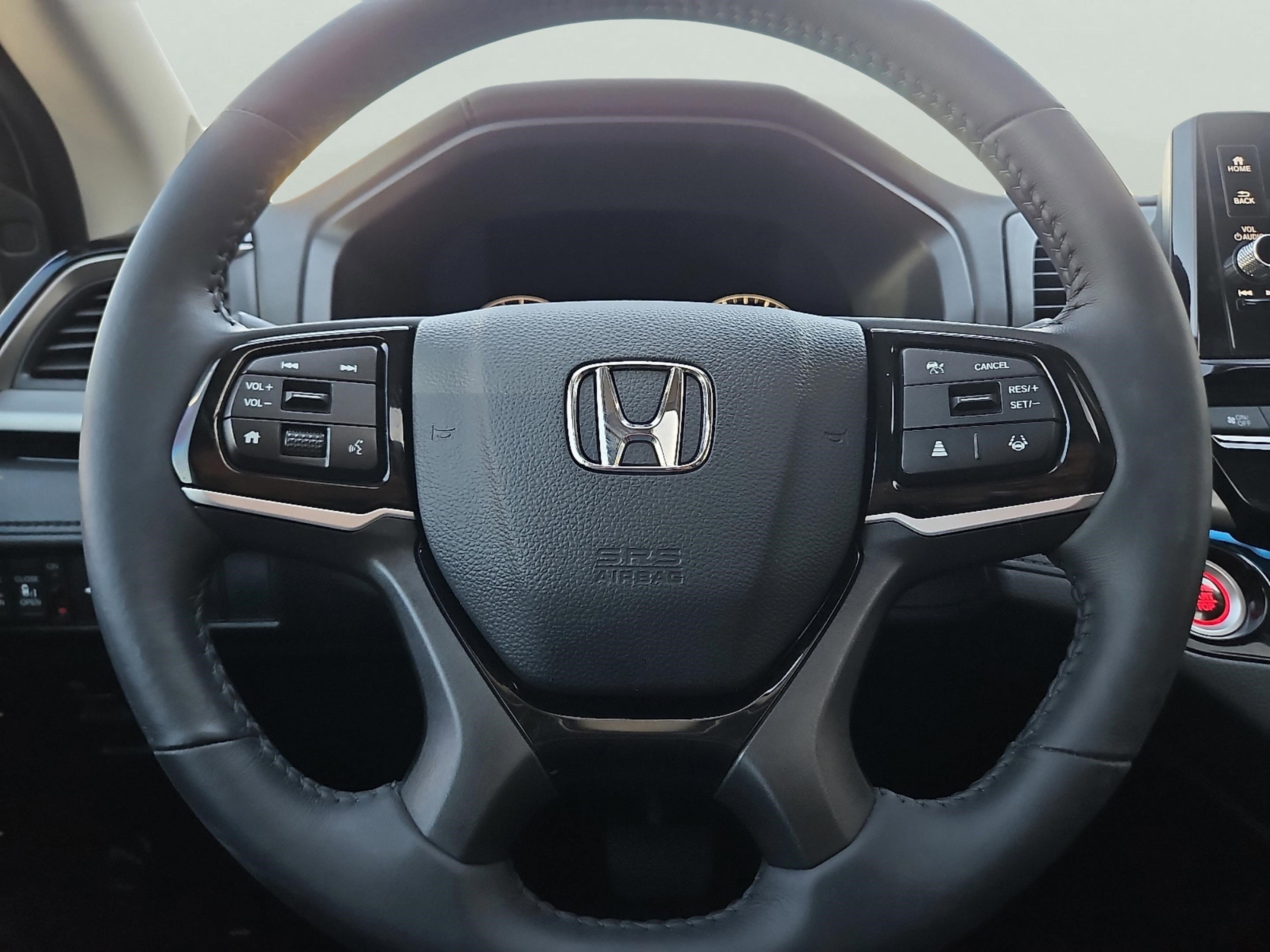 Used 2025 Platinum White Pearl Honda Touring image 23