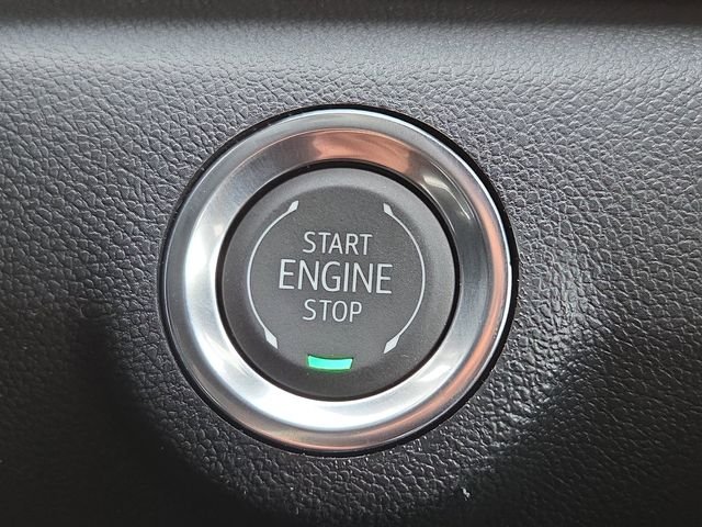 Used 2026 Summit White GMC Elevation image 11