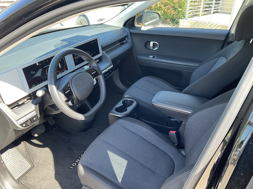 Used 2024 Digital Teal Hyundai SEL image 2