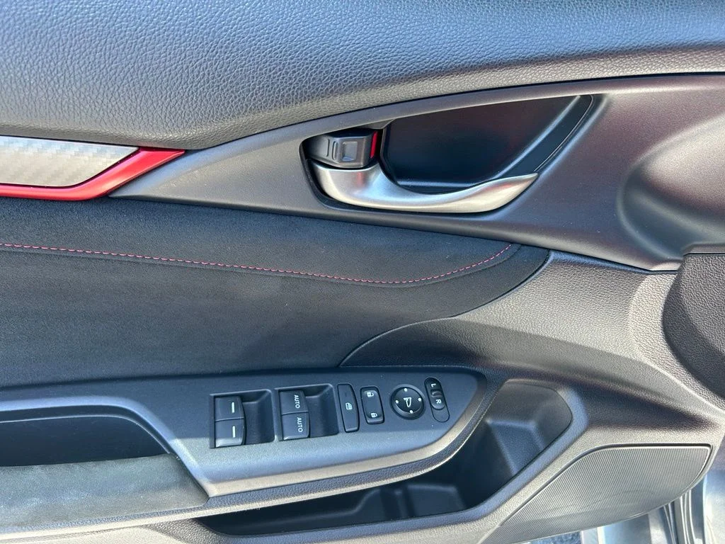 Used 2019  Honda Touring image 14