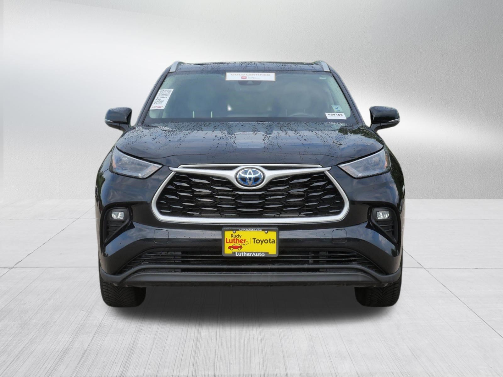 Used 2023 Toyota Highlander XLE with VIN 5TDKBRCH4PS580966 for sale in Golden Valley, Minnesota