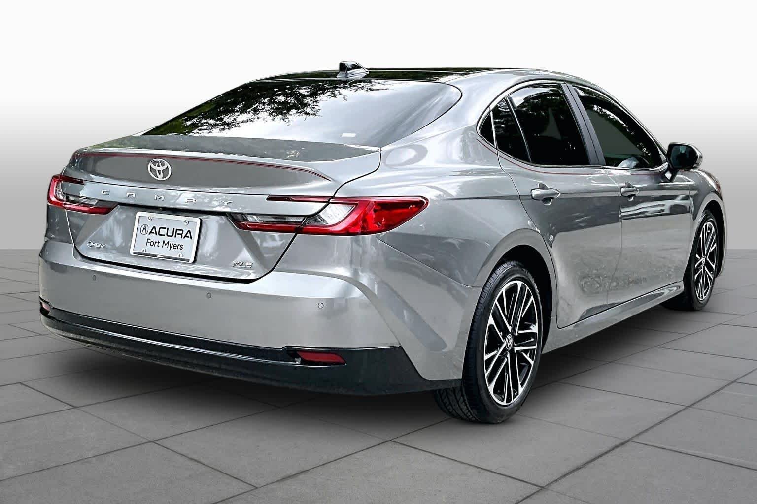 Used 2025 Heavy Metal Toyota XLE image 13