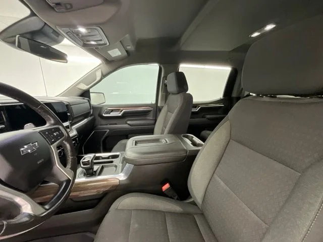 Used 2022 Black Chevrolet RST image 9