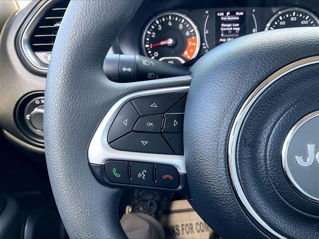 Used 2023 Black Clearcoat Jeep Latitude image 21