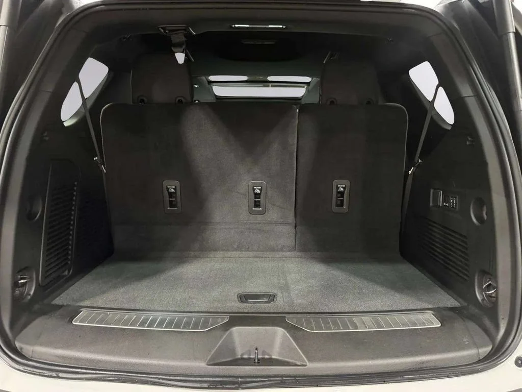 Used 2024 Summit White Chevrolet High Country image 31