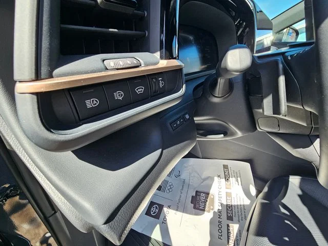 Used 2025 Cloud Toyota XLE image 10
