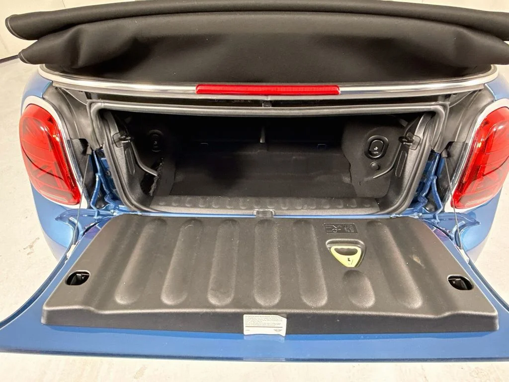 Certified Used 2024 Island Blue metallic MINI  image 25