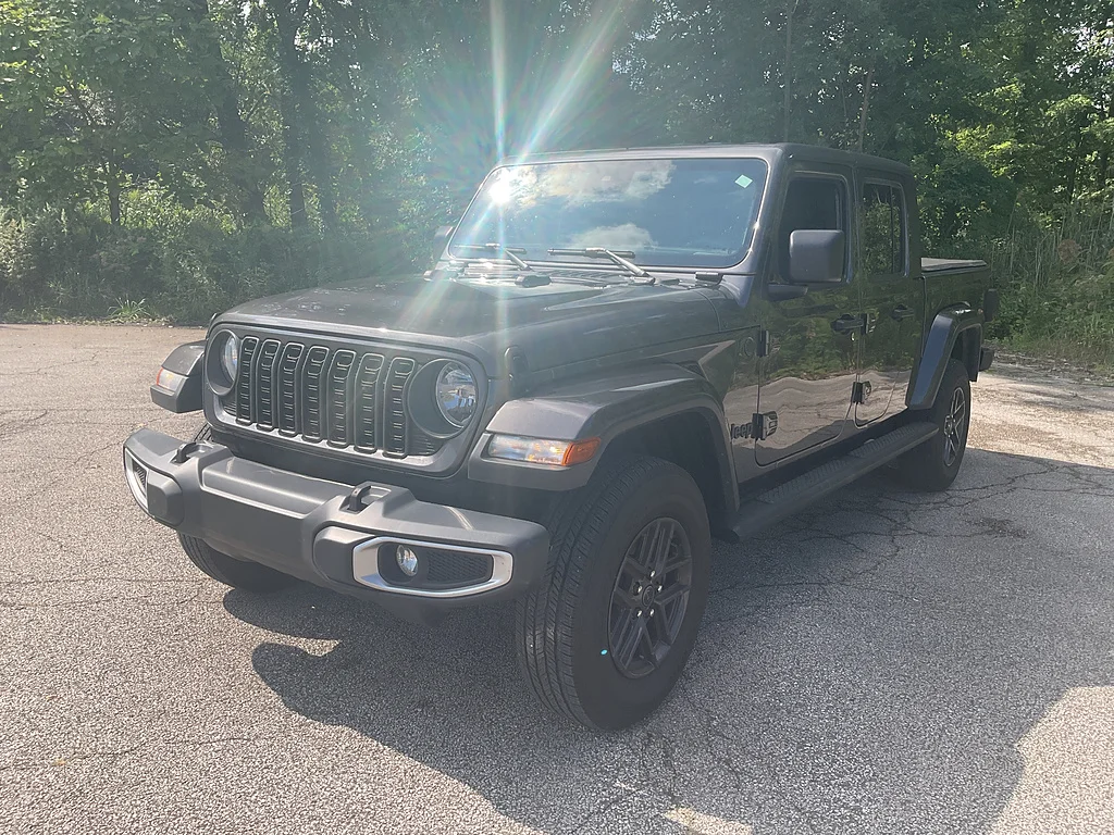 Certified Used 2024 GRAY Jeep Sport S image 3