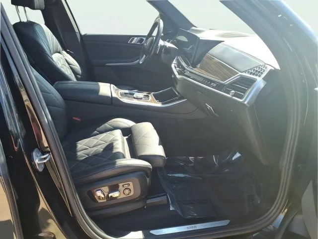 Used 2024  BMW xDrive40i image 24