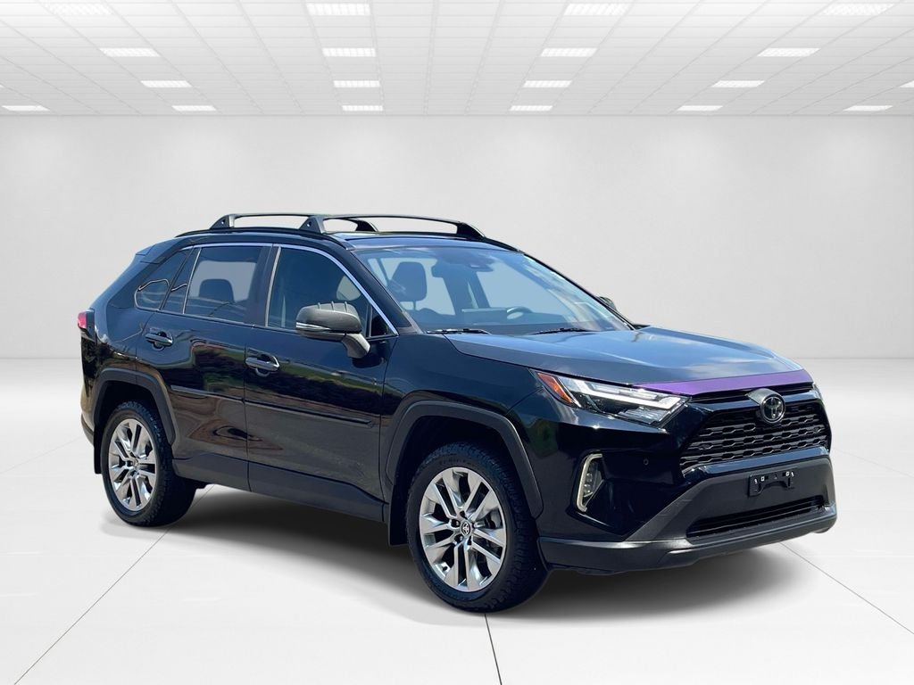 Used 2025 Black Toyota XLE Premium image 1