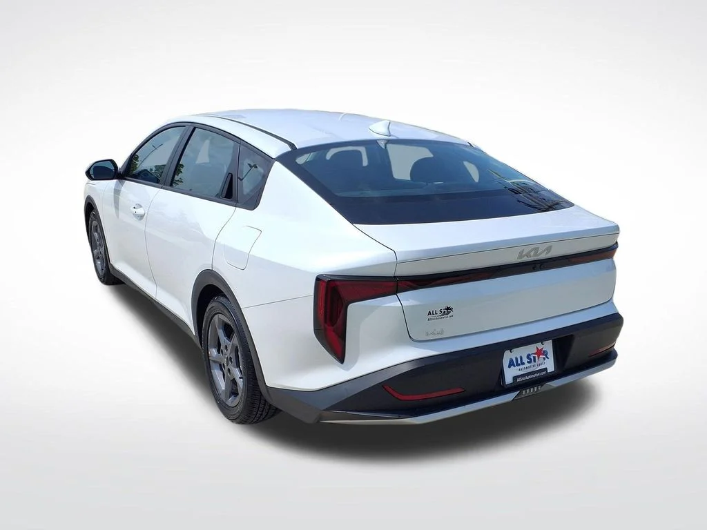 Used 2025 White Kia LXS image 6