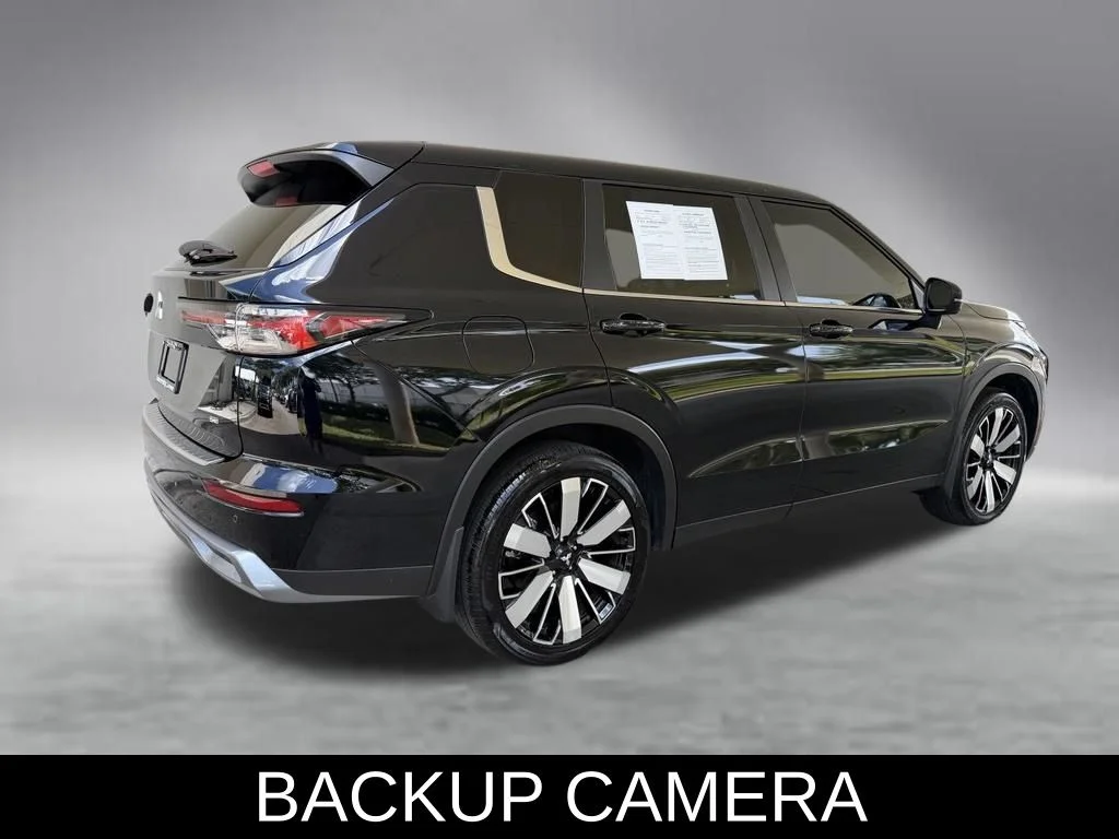 Used 2025 Black Mitsubishi SE image 4