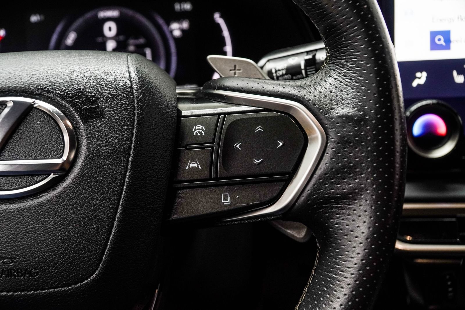 Used 2024 White Lexus 500h F SPORT Performance image 25