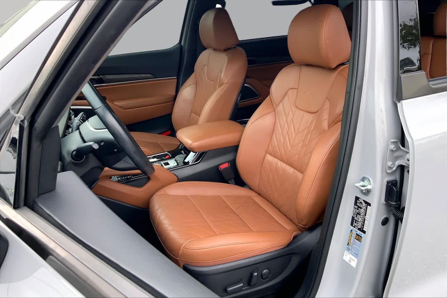 Used 2024 Wolf Gray Kia EX X-Line image 7