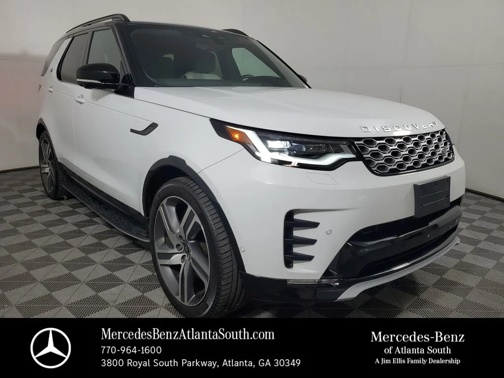 2023 Land Rover Discovery Metropolitan Edition's photo