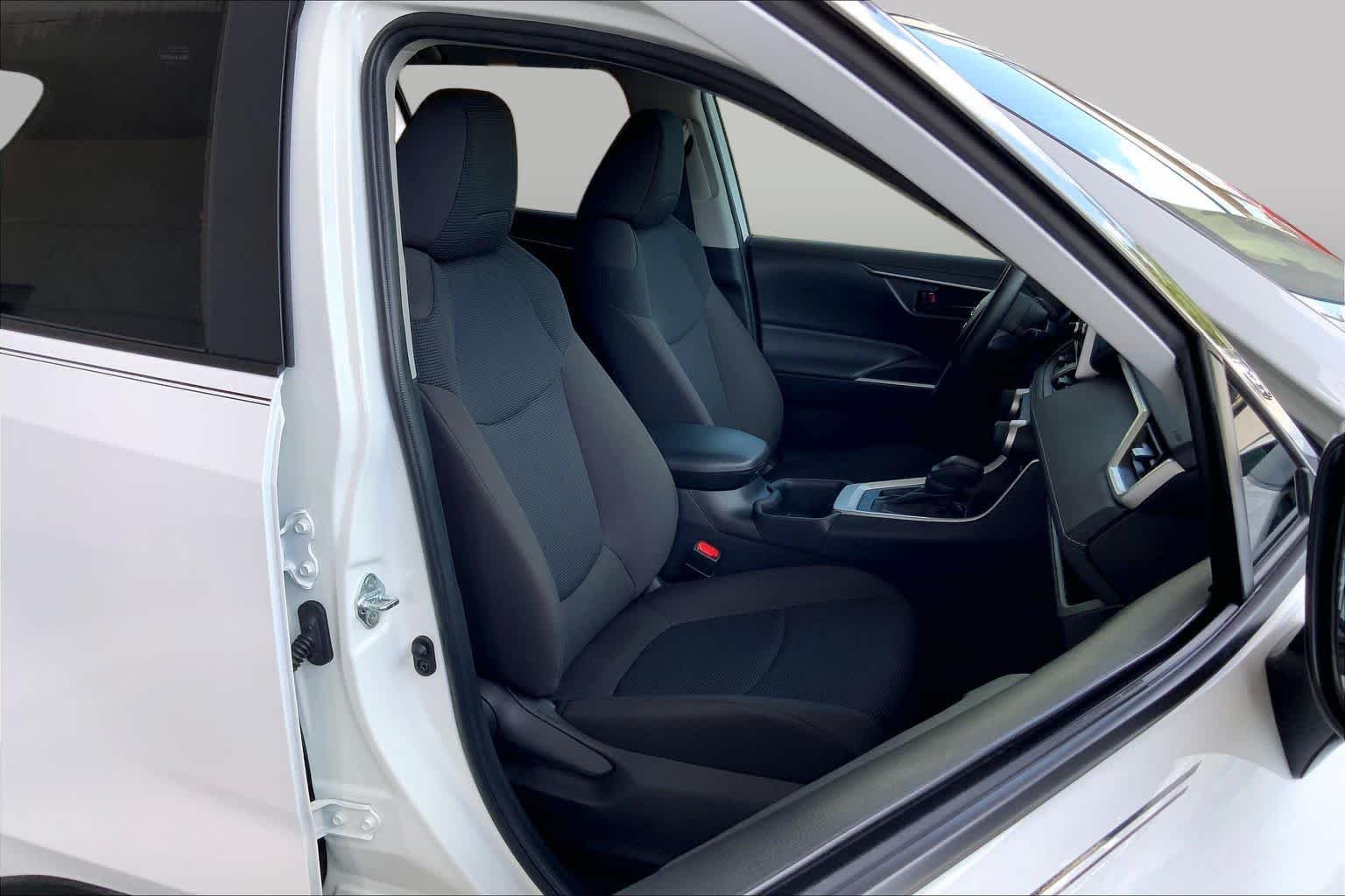 Used 2025 Ice Cap Toyota LE image 9