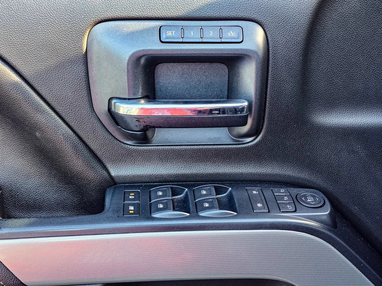 Used 2015 Black Chevrolet LTZ image 9