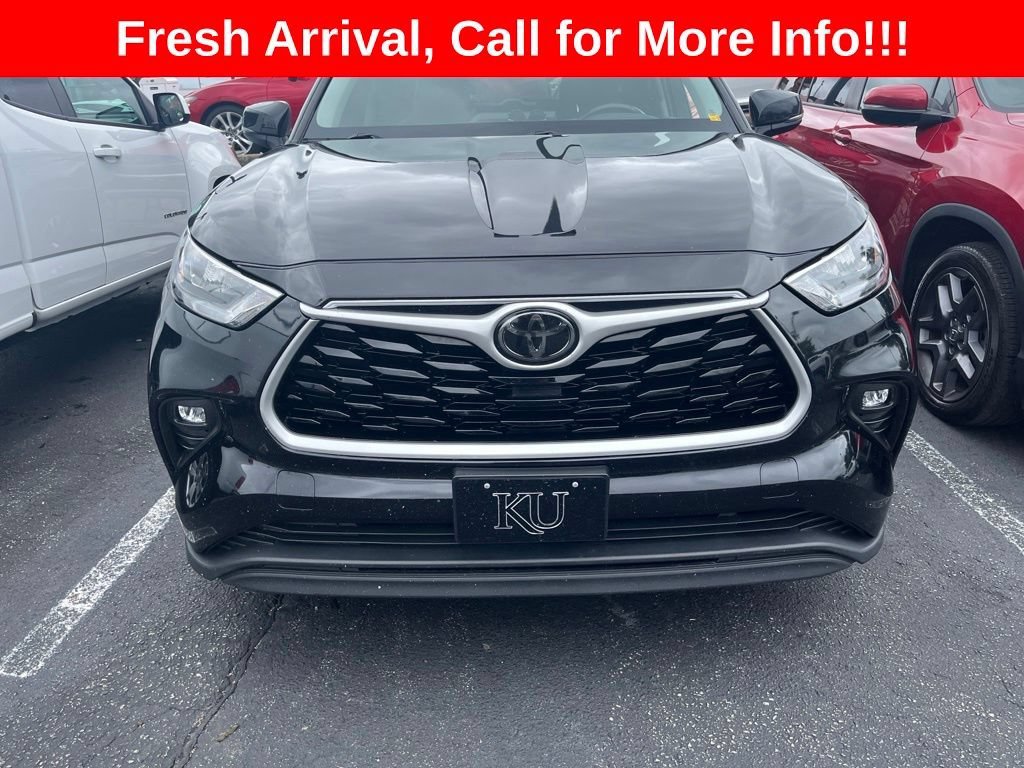 Used 2020 Toyota Highlander XLE with VIN 5TDGZRBH3LS016500 for sale in Kansas City