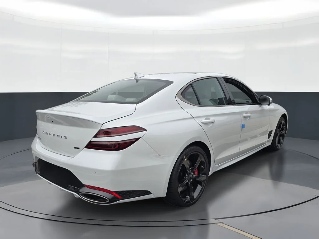 New 2026 White Genesis 3.3T Sport Prestige image 3