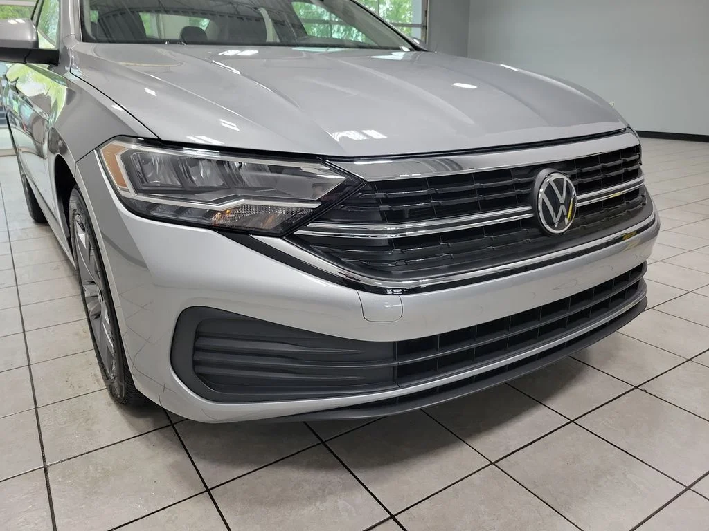 Used 2023 Pyrite Silver Metallic Volkswagen 1.5T SE image 24