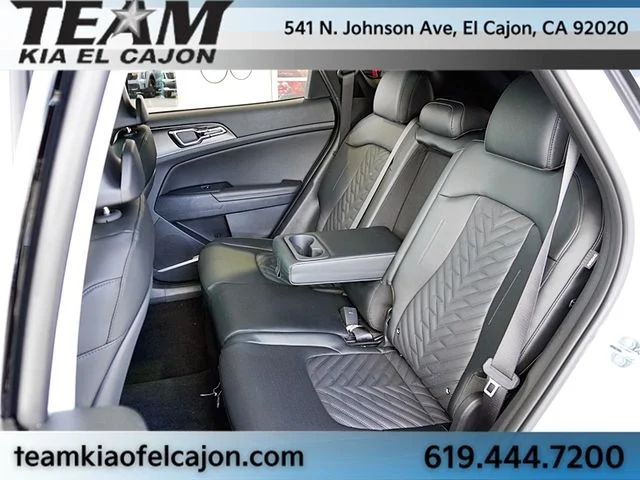 New 2026 White Kia X-Pro Prestige image 22