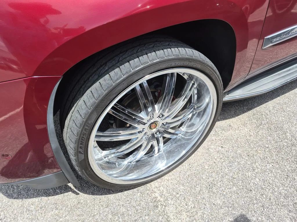Used 2018 Red Cadillac Luxury image 5