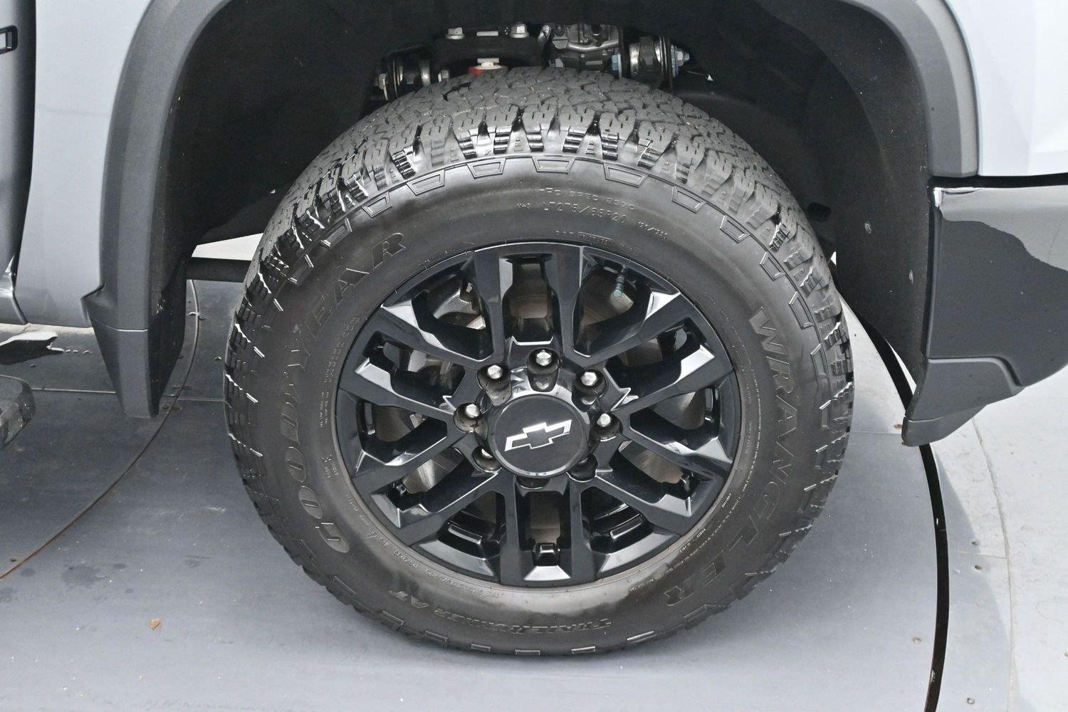 Used 2025 Sterling Gray Metallic Chevrolet Custom image 33